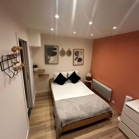 Modern And Warm Fully Renovated Split Level Apart Steps Away From The Grands Boulevard Apartment Paris Exterior foto