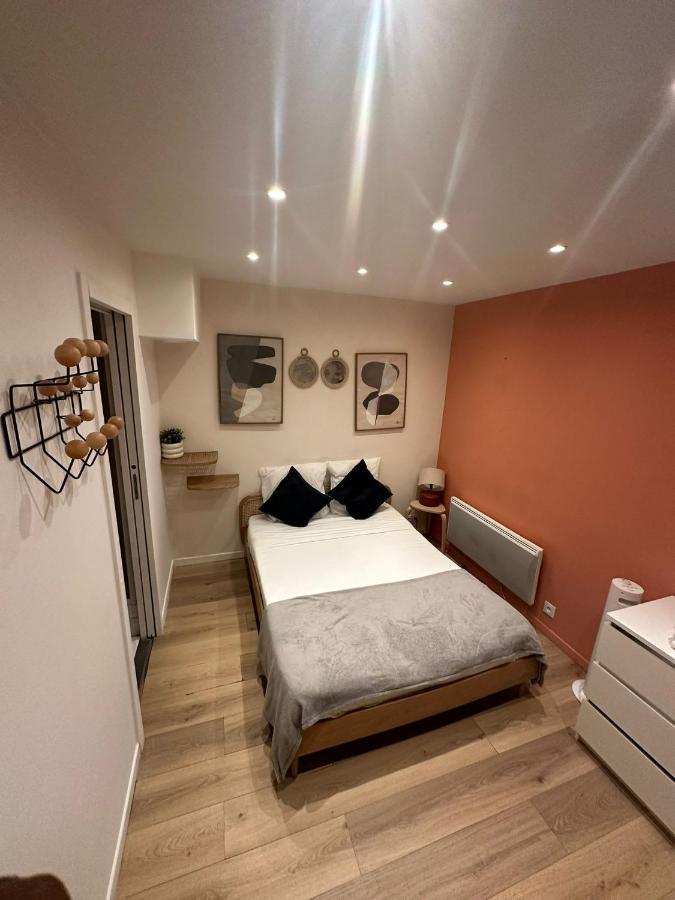 Modern And Warm Fully Renovated Split Level Apart Steps Away From The Grands Boulevard Apartment Paris Exterior foto