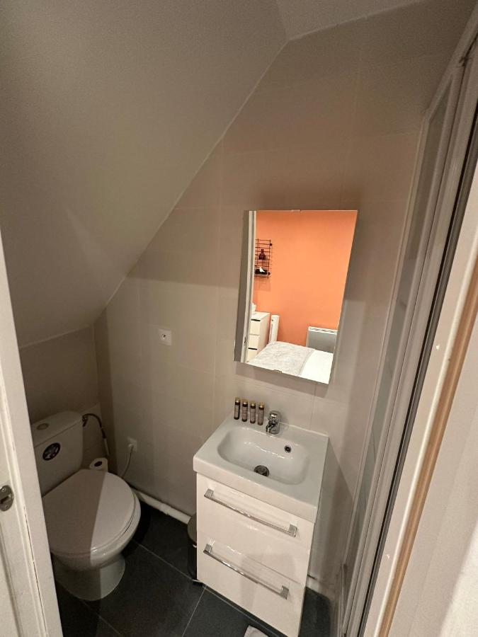 Modern And Warm Fully Renovated Split Level Apart Steps Away From The Grands Boulevard Apartment Paris Exterior foto