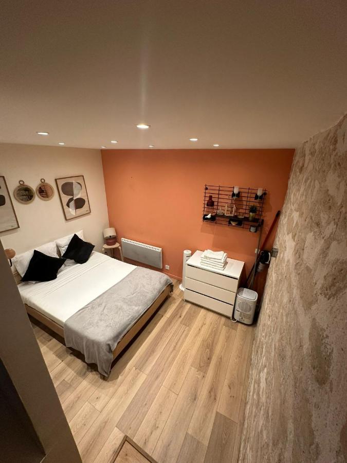 Modern And Warm Fully Renovated Split Level Apart Steps Away From The Grands Boulevard Apartment Paris Exterior foto