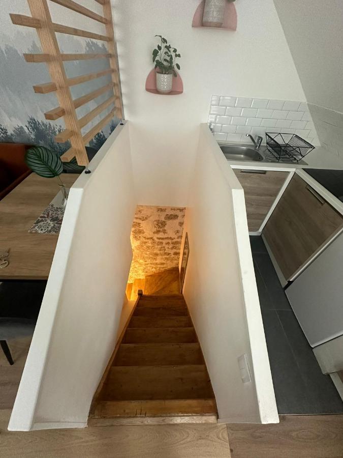 Modern And Warm Fully Renovated Split Level Apart Steps Away From The Grands Boulevard Apartment Paris Exterior foto