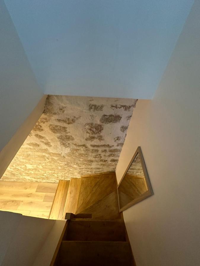 Modern And Warm Fully Renovated Split Level Apart Steps Away From The Grands Boulevard Apartment Paris Exterior foto
